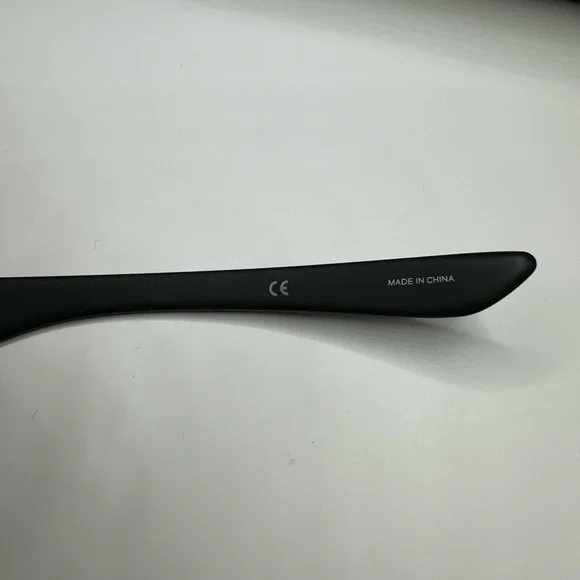 Oakley Men’s Sunglasses - Picture 7 of 7